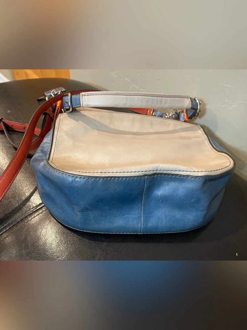 COACH Cream Leather 70 anniversary Stripe Lining and Orange blue legacy Willis